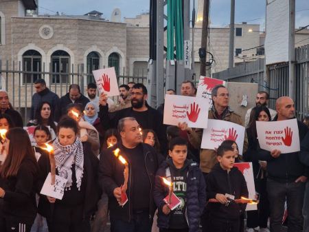 مشاركة حاشدة في السلسلة البشرية وإضاءة المشاعل في سخنين لوقف حرب الجريمة